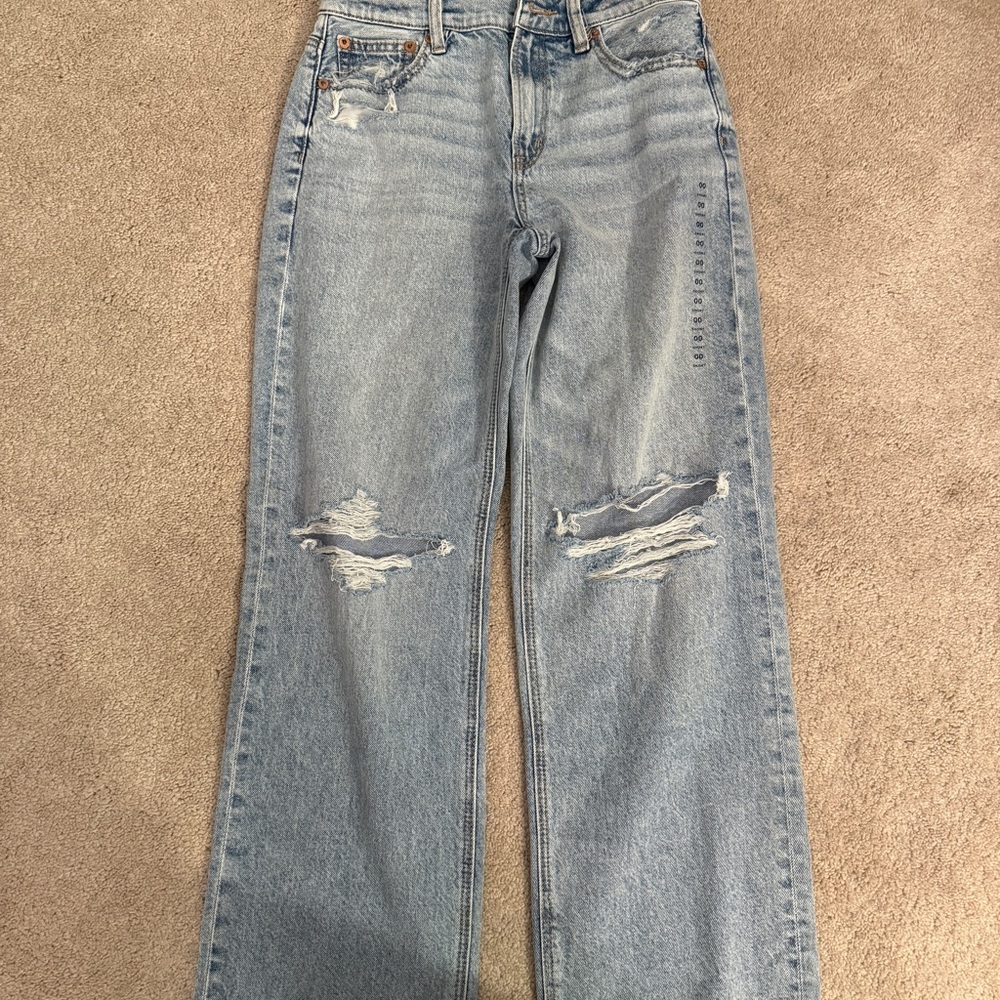 American Eagle Outfitters Light Blue Distressed Jeans